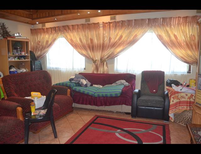 3 BEDROOM HOUSE FOR SALE IN PARK RYNIE
